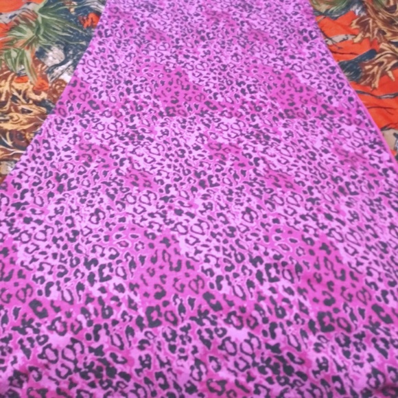 Dresses - Picture 7 of 8